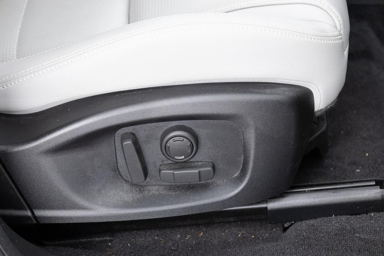 Jaguar E-Pace 1.5 P300e AWD R-Dynamic S | LEDER | EL. STOELEN | Full LED