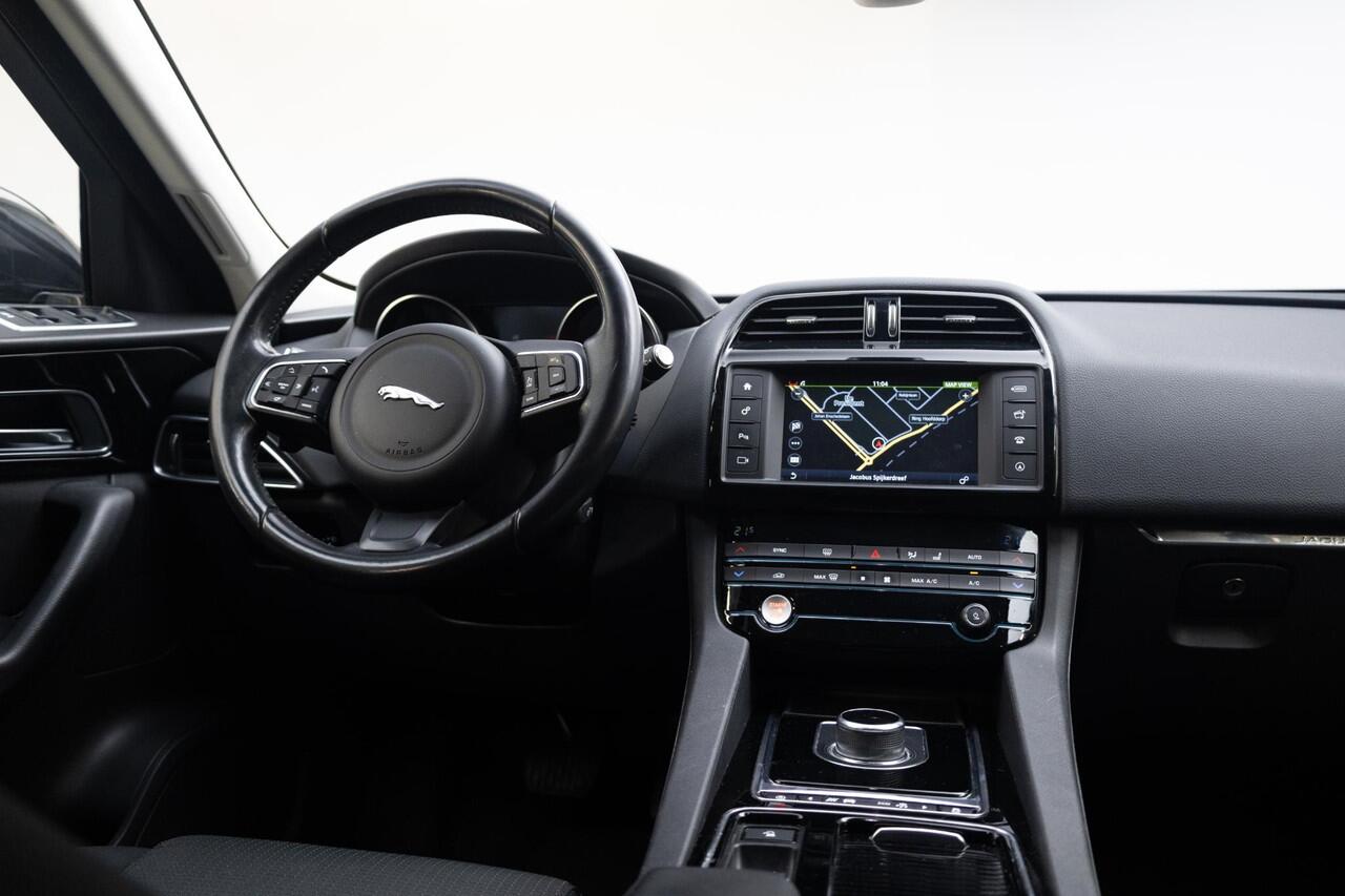 Jaguar F-PACE 2.0 Pure AWD 25t