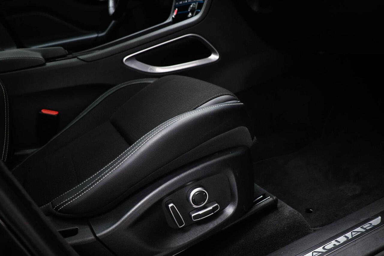 Jaguar F-PACE 2.0t AWD Portfolio | PANORAMADAK | STUURVERWARMING | APPLE | CAMERA
