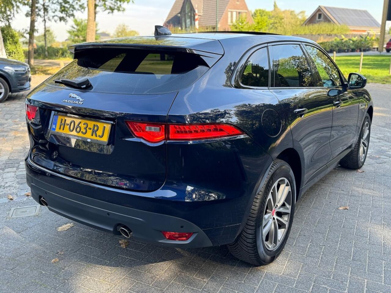 Jaguar F-PACE 2.0t AWD Premium R-Sport Edition panodak,zwartleer,dglas,navi,led,lmv