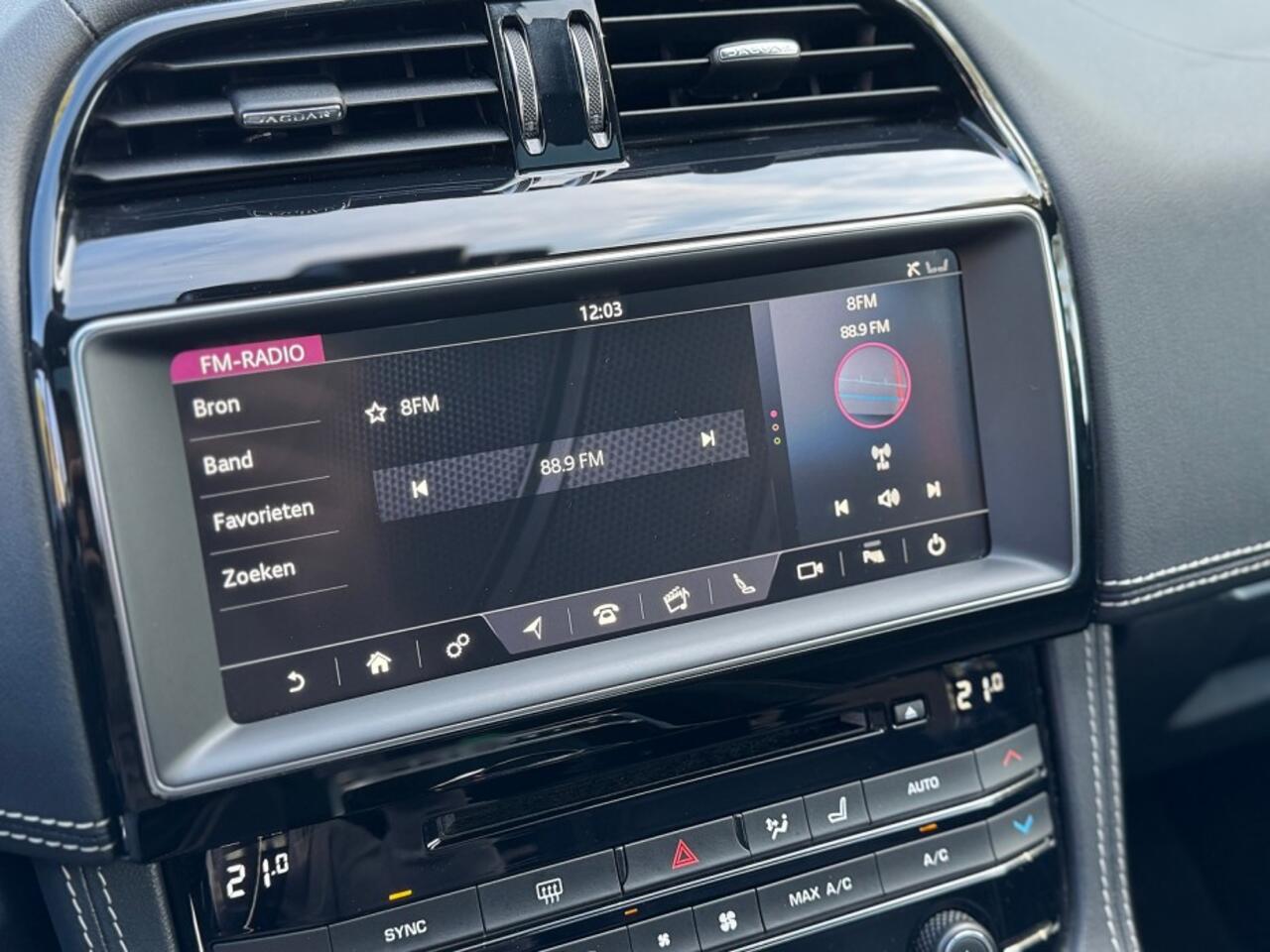 Jaguar F-PACE 2.0t AWD Premium R-Sport Edition panodak,zwartleer,dglas,navi,led,lmv