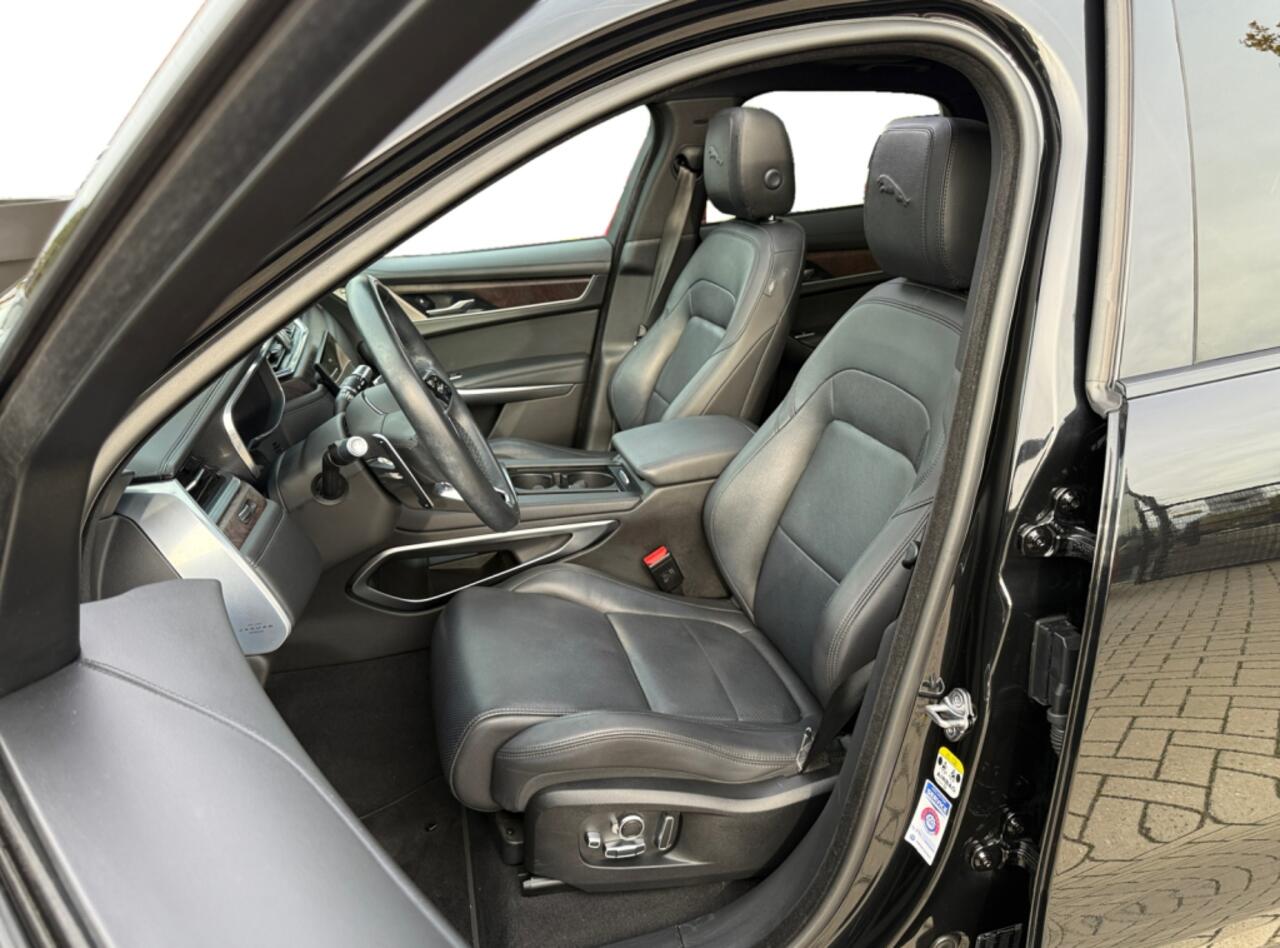 Jaguar F-PACE 2.0 P400e PHEV S I Panoramadak I Leder I Meridian