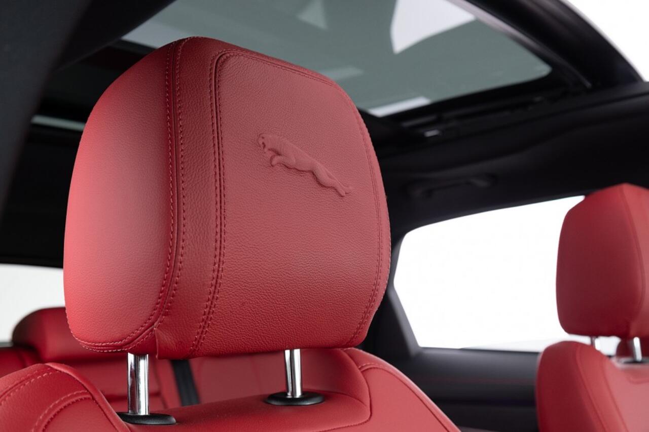 Jaguar F-PACE 2.0 P400e R-Dynamic SE AWD | PANORAMADAK | LEDER | PHEV