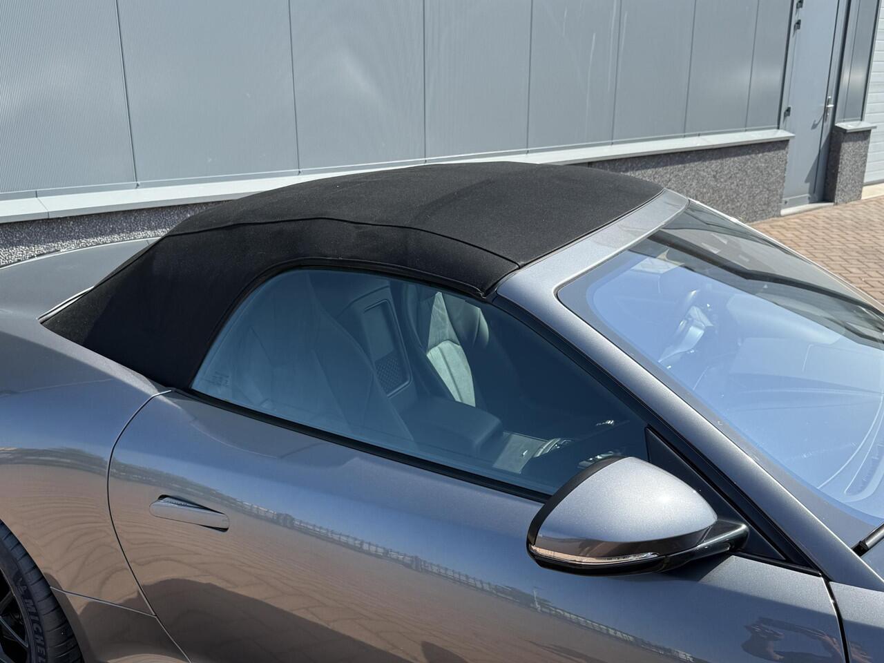 Jaguar F-TYPE P300 RWD R-Dynamic Black Edition