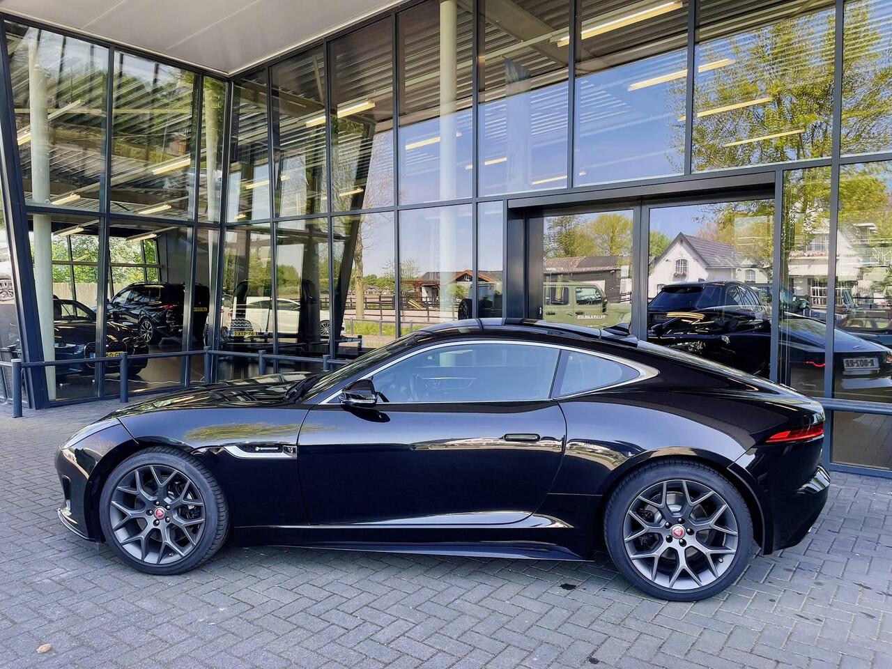 Jaguar F-TYPE P300 RWD R-Dynamic | Sportuitlaat | Alcantara interieur