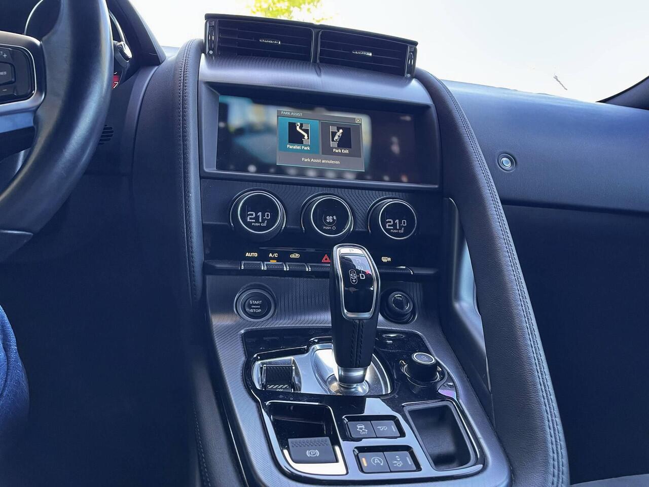 Jaguar F-TYPE P300 RWD R-Dynamic | Sportuitlaat | Alcantara interieur