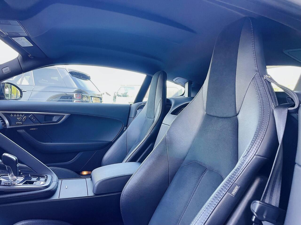 Jaguar F-TYPE P300 RWD R-Dynamic | Sportuitlaat | Alcantara interieur