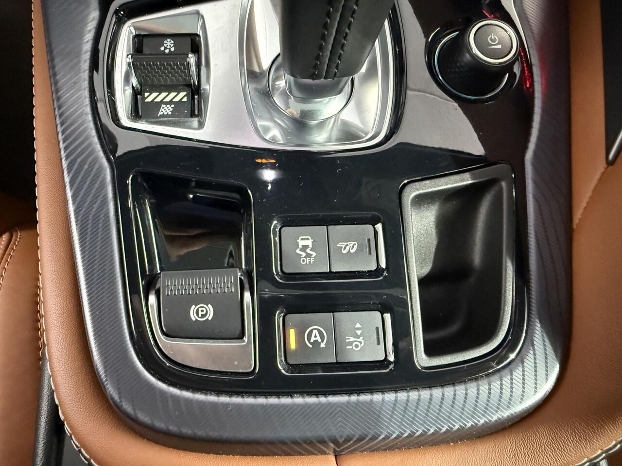 Jaguar F-TYPE P300 Edition / NL auto / Voll. Historie / Nw model / Panoramadak