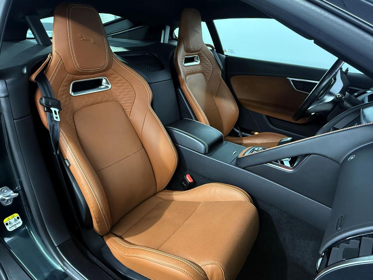 Jaguar F-TYPE P300 Edition / NL auto / Voll. Historie / Nw model / Panoramadak