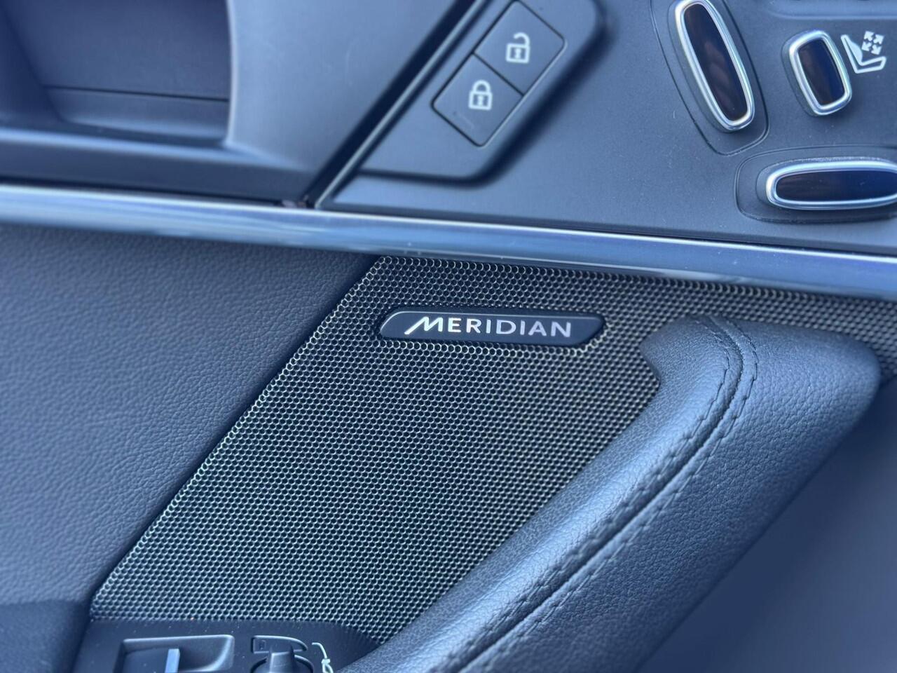 Jaguar F-TYPE P300 RWD R-Dynamic