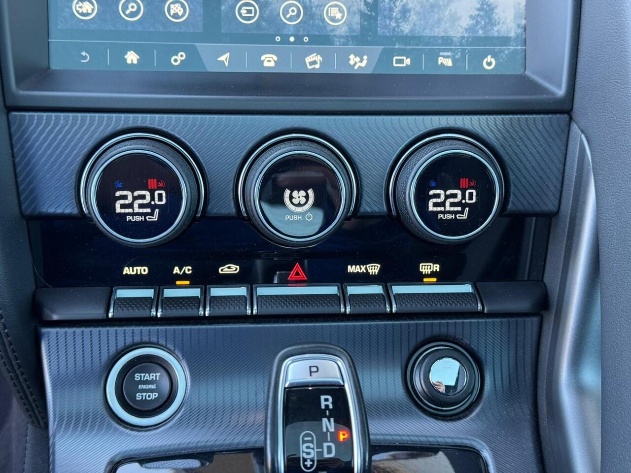 Jaguar F-TYPE P300 RWD R-Dynamic