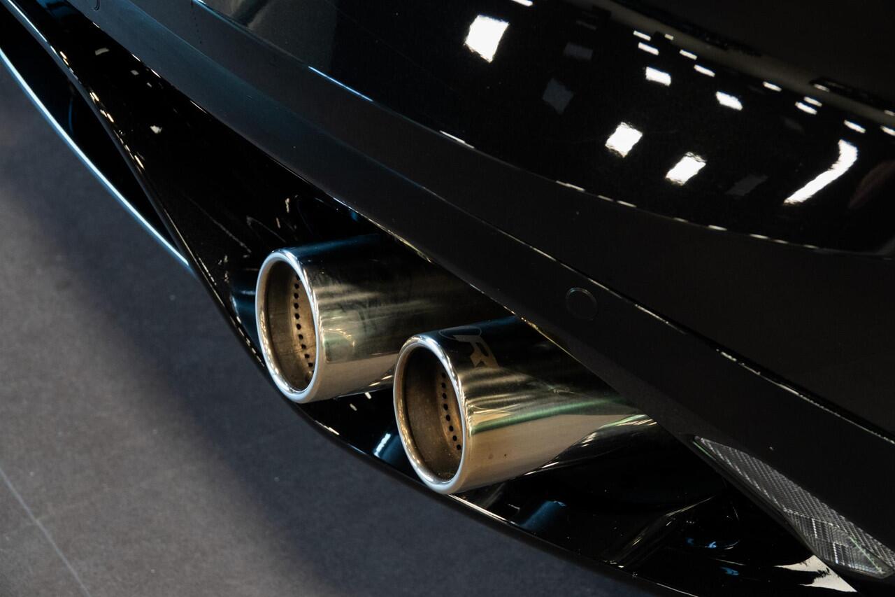 Jaguar F-TYPE P575 AWD R 75 *Panorama / Stoelventilatie / Sport-uitlaat / Meridian / Memory*