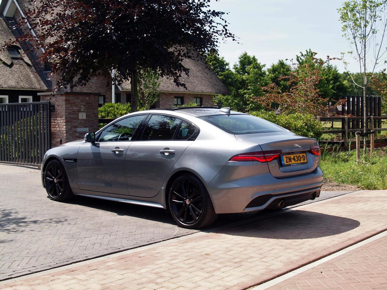 Jaguar XE 2.0 P250 HSE | R-Dynamic | Panoramadak | Camera | Apple Carplay | Cruise Control | Leer | Automaat |