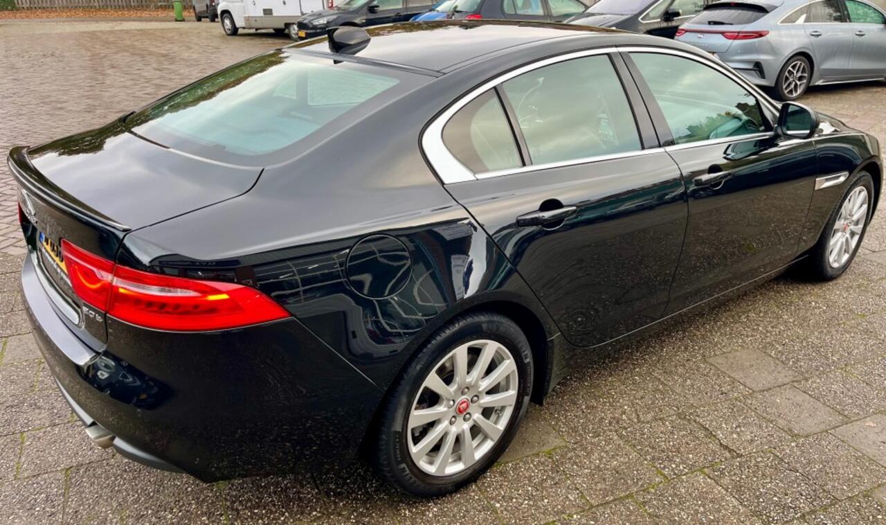 Jaguar XE 2.0T PORTFOLIO COMPLEET DEALER HISTORIE.