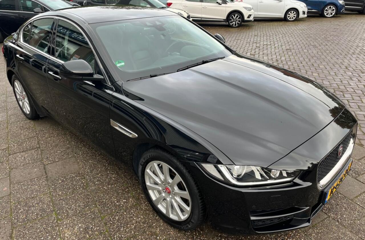 Jaguar XE 2.0T PORTFOLIO COMPLEET DEALER HISTORIE.