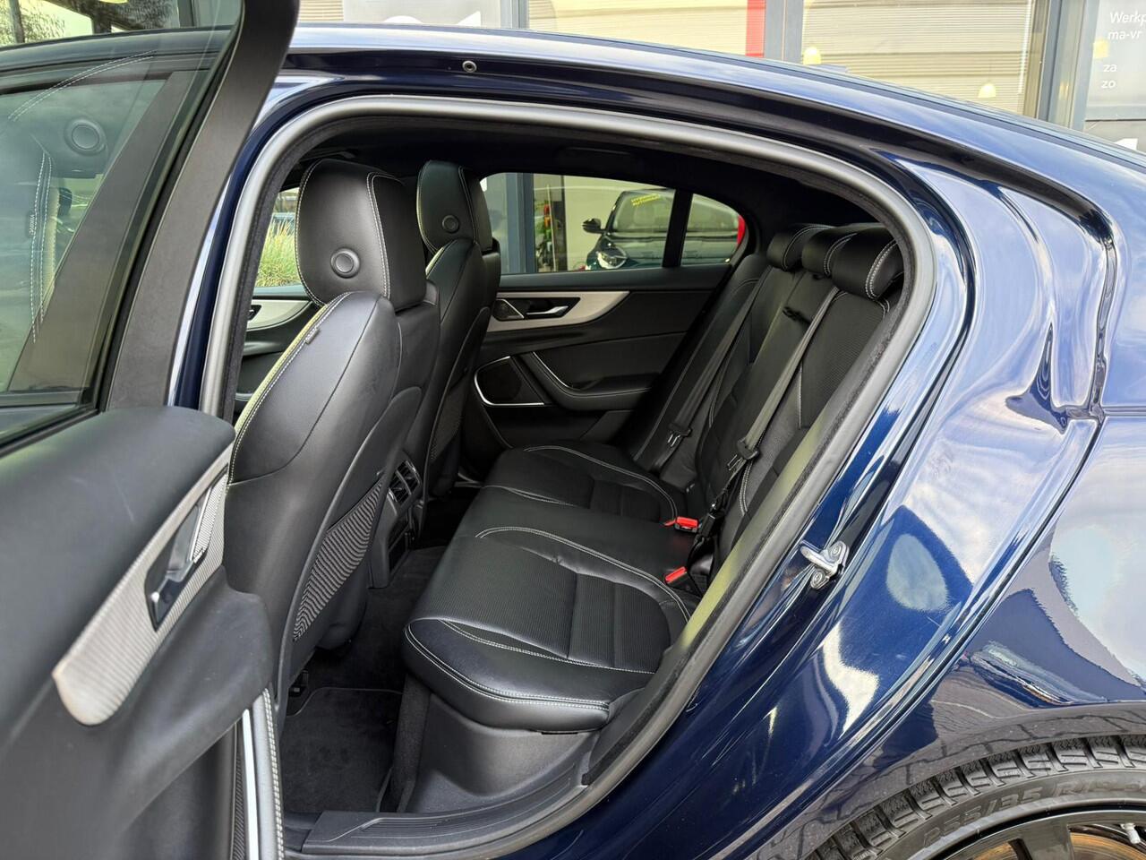 Jaguar XE 2.0 R-Dynamic SE *Schuif-/Kanteldak & ACC*