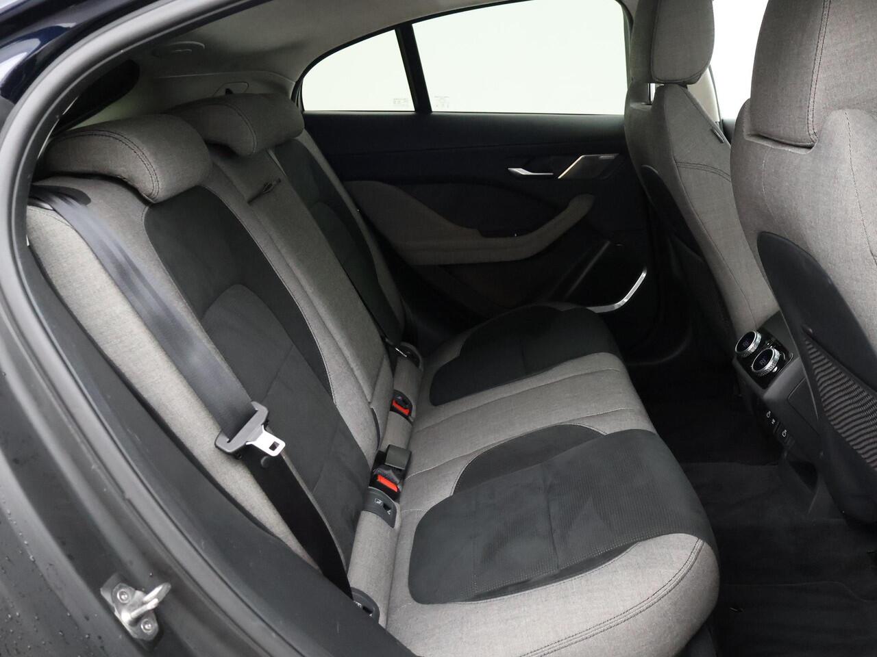 Jaguar i-Pace EV400 HSE 90 kWh *PORTOFINO BLUE* + 22 INCH | LUCHTVERING | PANORAMA | 360 CAMERA | STOELVENTILATIE