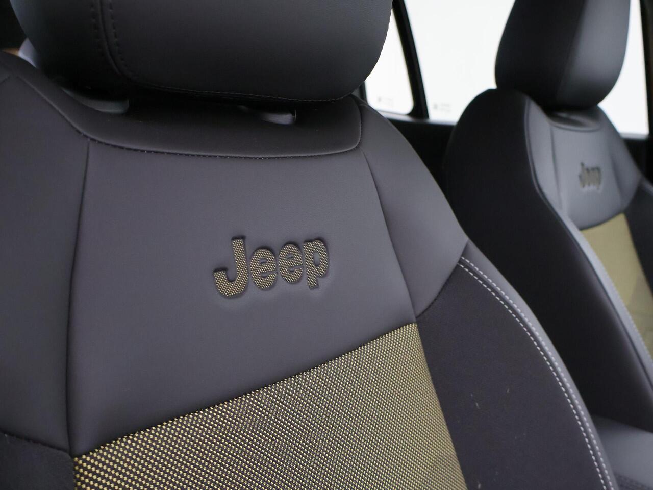 Jeep Avenger SUMMIT 54 kWh SUN YELLOW TWO-TONE + BREEDBEELD APPLE CARPLAY | CAMERA | ADAPTIVE CRUISE CONTROL