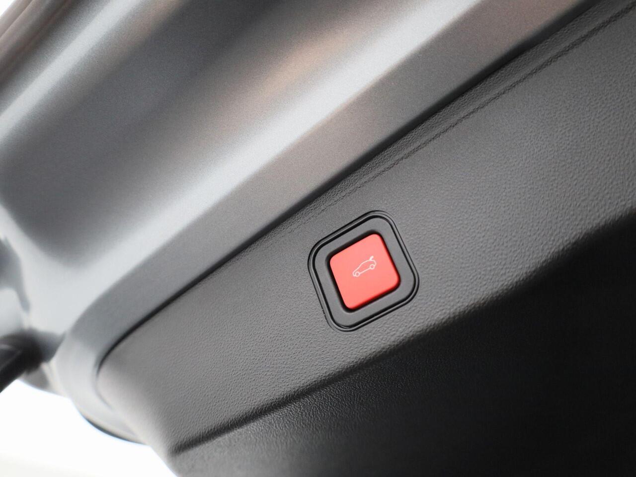 Jeep Avenger 54kWh 1st Edition 157PK | Navigatie | Achteruitrijcamera | Adaptieve Cruise Control | Apple CarPlay & Android Auto