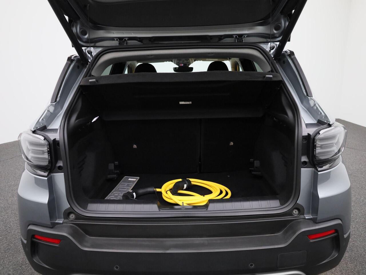 Jeep Avenger 54kWh 1st Edition 157PK | Navigatie | Achteruitrijcamera | Adaptieve Cruise Control | Apple CarPlay & Android Auto