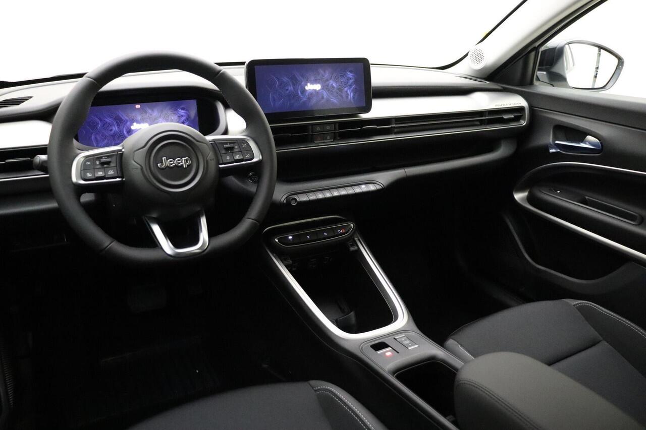 Jeep Avenger Altitude 54 kWh Navigatie | Stoelverwarming | LED verlichting | Lichtmetalen velgen | Apple Carplay/Android auto | Keyless