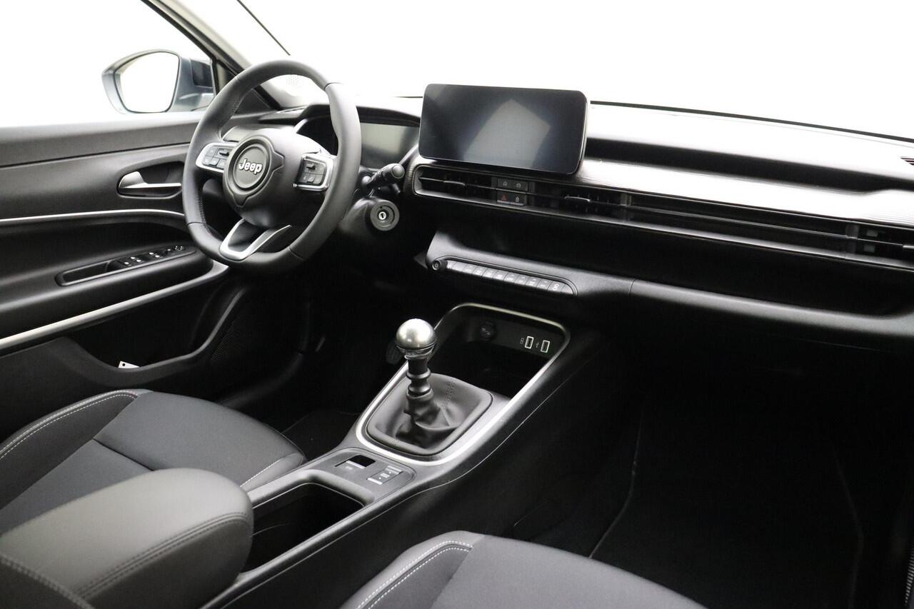 Jeep Avenger 1.2 Altitude 100 PK "Climate control | Navigatie via Carplay | Dodehoekassistent | Lichtmetalen velgen | Cruise control | Stoel & voorruitverwarming