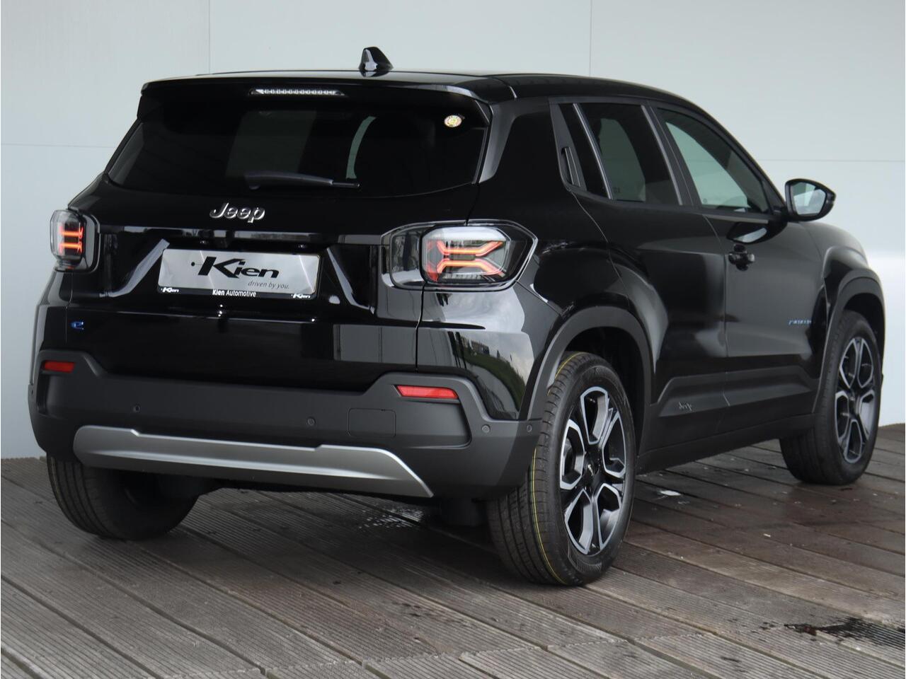 Jeep Avenger Summit 54 kWh | Full LED | Navi | Voorruit verwarming |