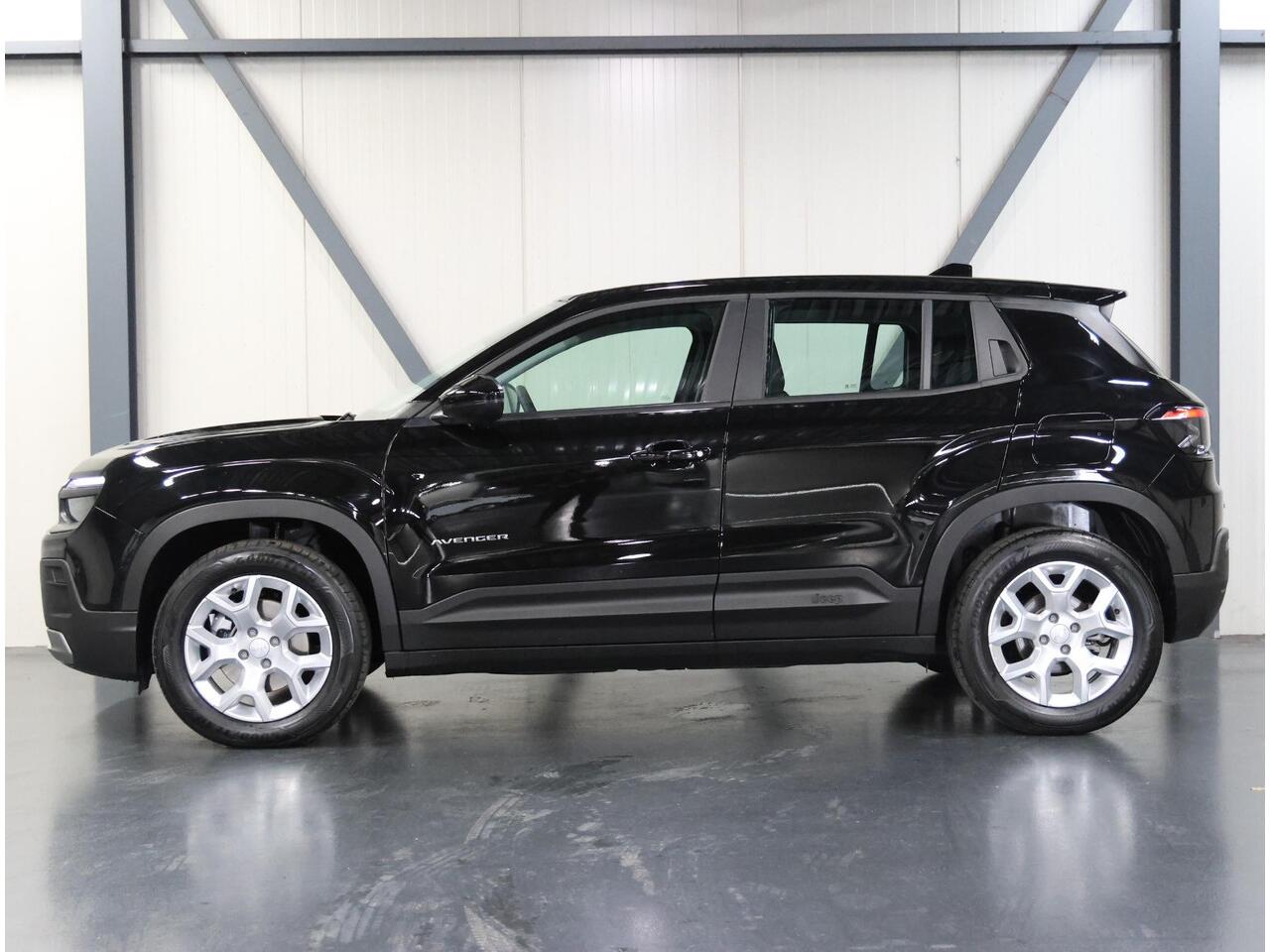 Jeep Avenger Altitude 54 kWh 156PK | 1ste eigenaar | ACCURAPPORT | AppleCarPlay/AndroidAuto | Climate Control | Adaptive Cruise Control | Camera | FULL LED | Navigatie | LMV | Parkeersensoren | Isofix |