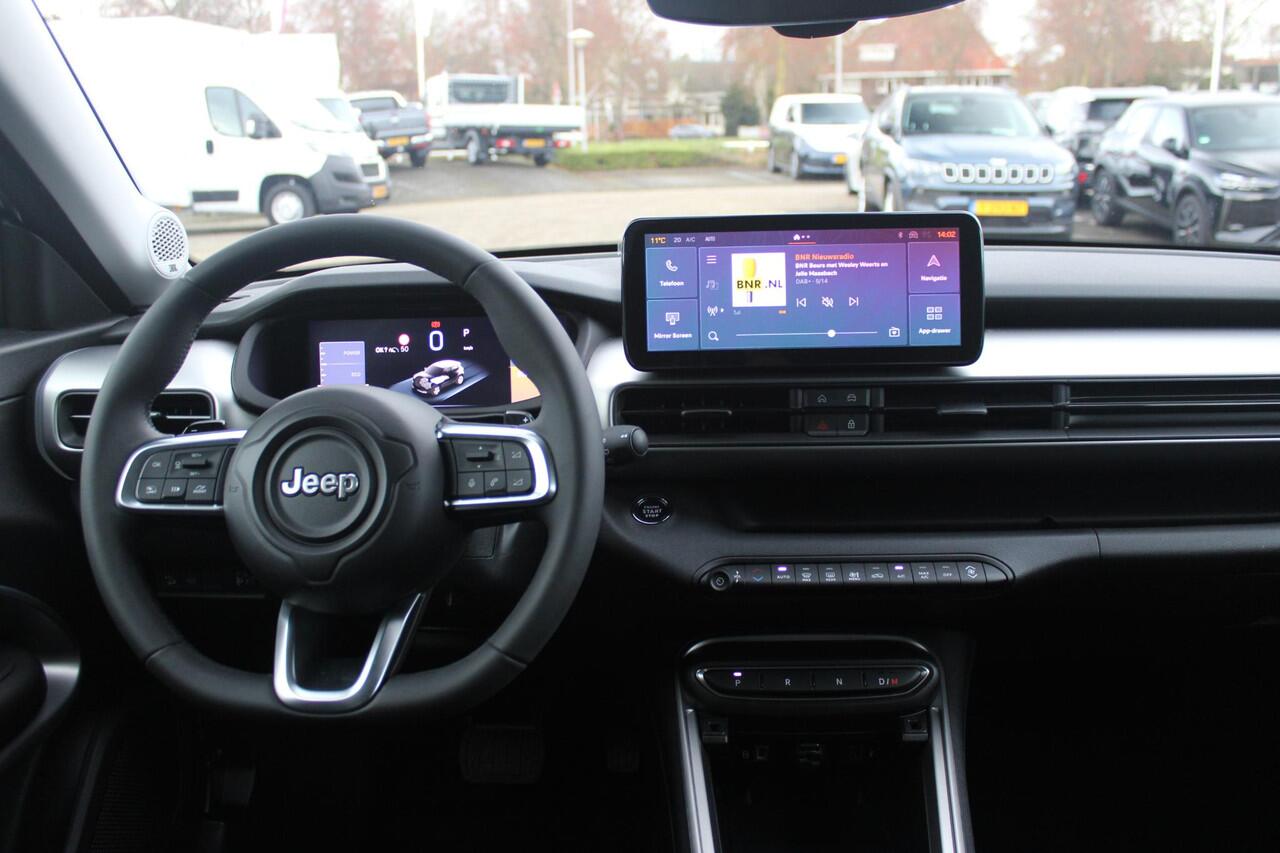 Jeep Avenger 1.2 110PK e-Hybrid SUMMIT | STOEL/VOORRUIT VERWARMING | DRAADLOZE APPLE CARPLAY/ANDROID AUTO | NAVIGATIE | ACHETRUITRIJ CAMERA | KEYLESS ENTRY/START | PARKEERSENSOREN VOOR EN ACHTER | ELEKTRISCH BEDIENBARE ACHTERKLEP | VERWARMBARE VOORRUIT/VOORSTOELEN | 1