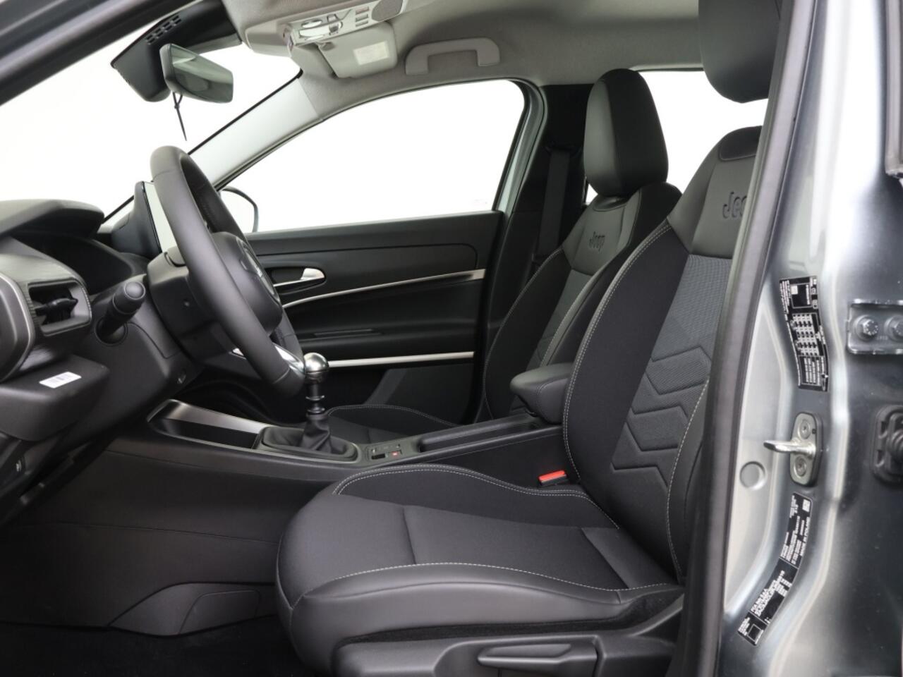 Jeep Avenger 1.2 Altitude 100PK Half leder Carplay Full Led Climate Control