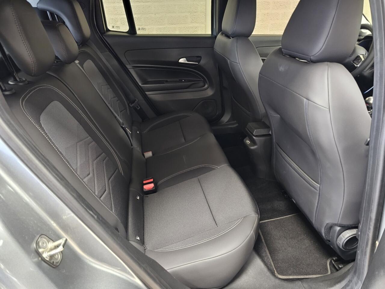 Jeep Avenger 1.2 Turbo (100Pk) Altitude Winterpakket Géén Afleverkosten