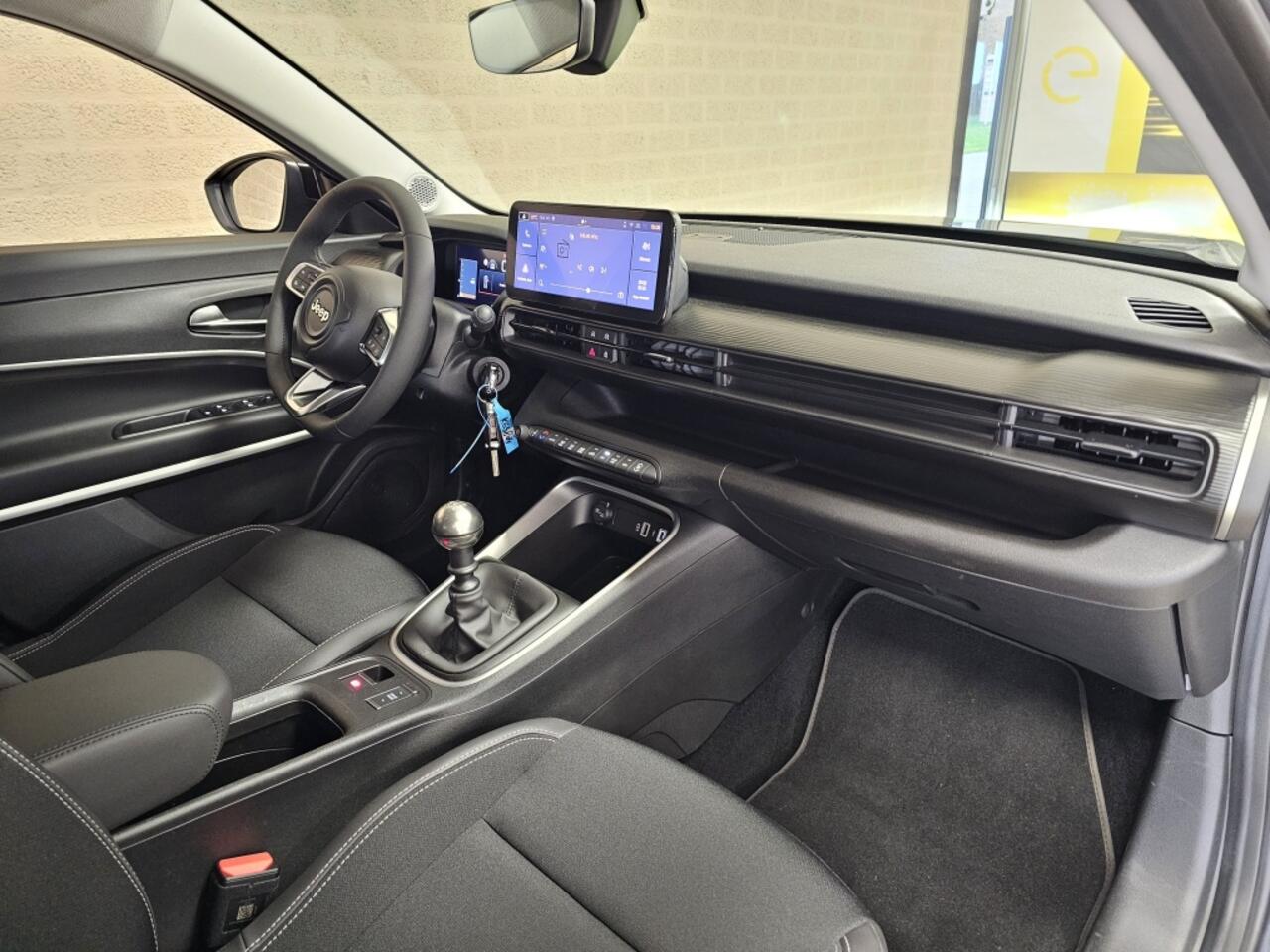 Jeep Avenger 1.2 Turbo (100Pk) Altitude Winterpakket Géén Afleverkosten