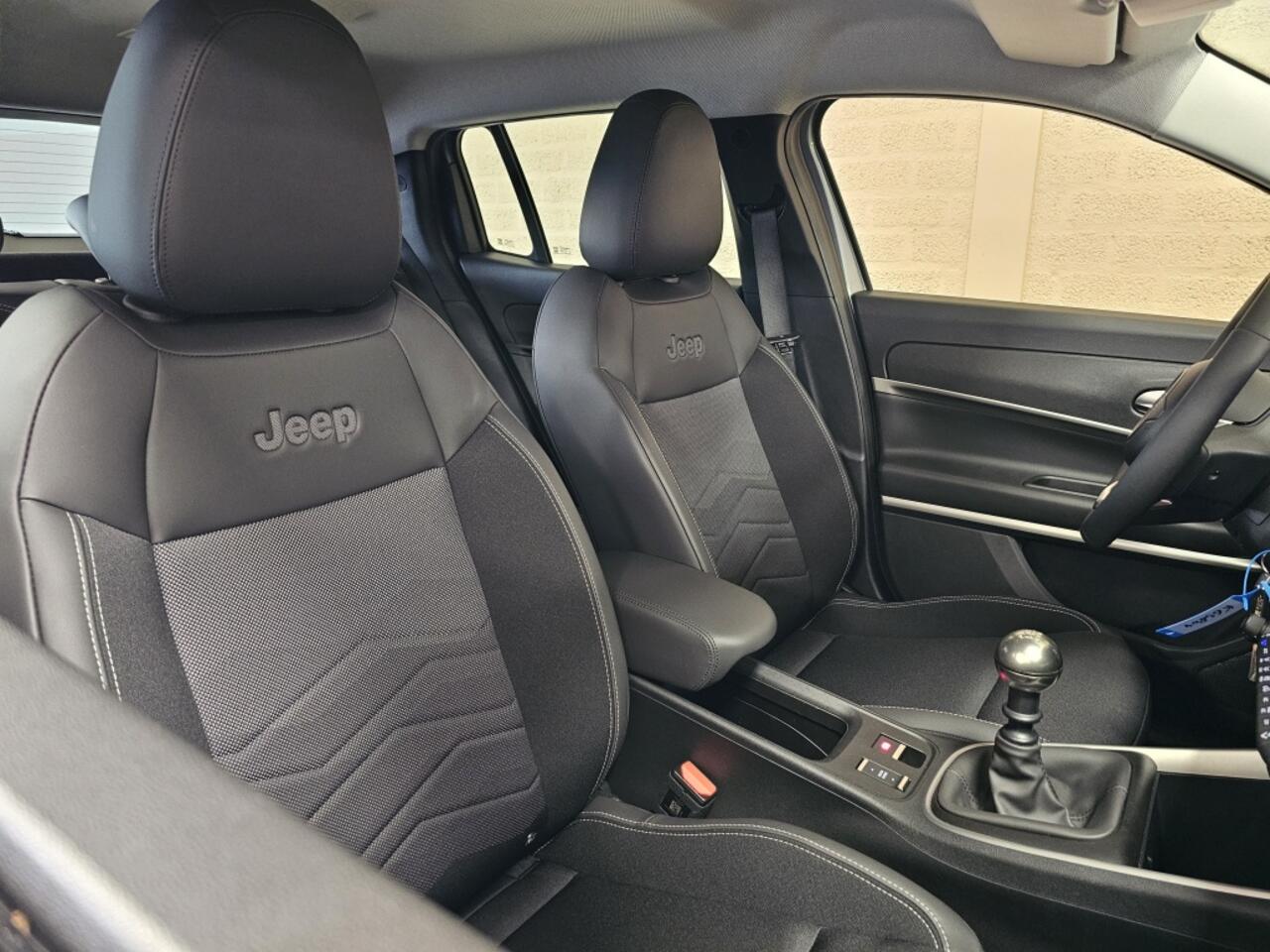 Jeep Avenger 1.2 Turbo (100Pk) Altitude Winterpakket Géén Afleverkosten