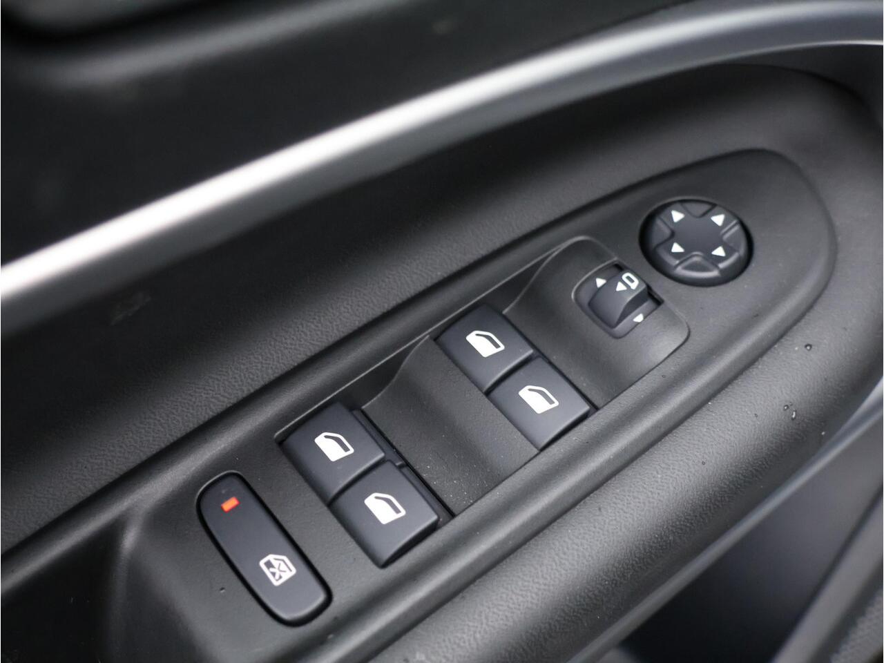 Jeep Avenger Summit 54 kWh | Full LED | Stoelverwarming | Voorruit verwarming | ACC