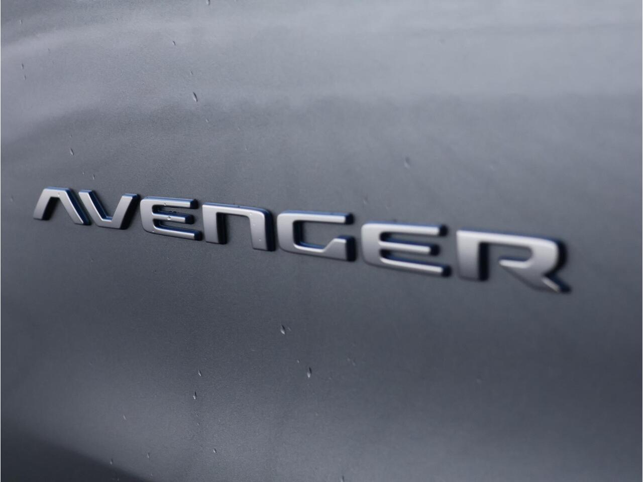 Jeep Avenger Summit 54 kWh | Full LED | Stoelverwarming | Voorruit verwarming | ACC