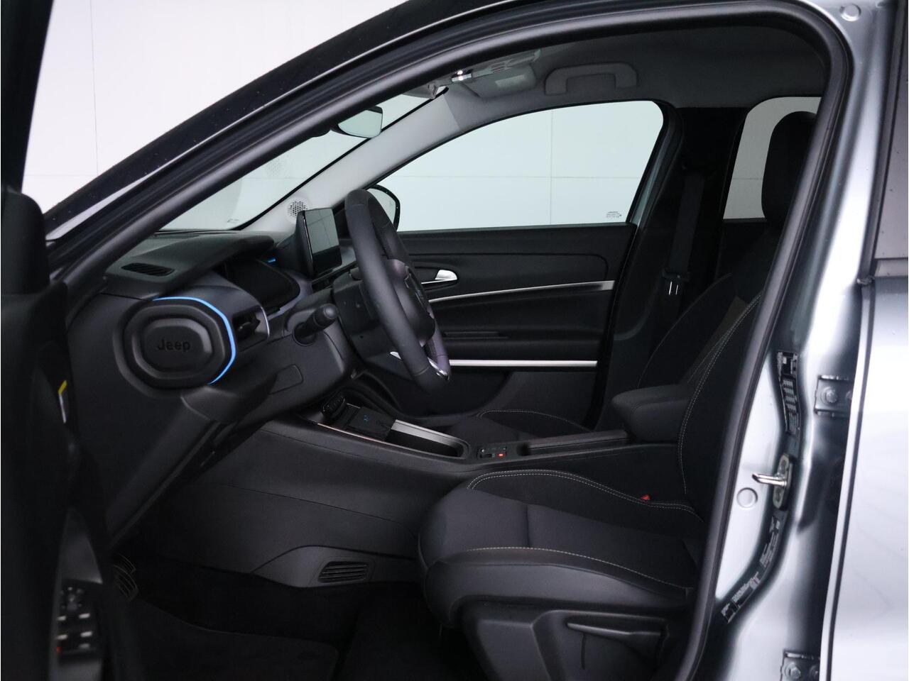 Jeep Avenger Summit 54 kWh | Full LED | Stoelverwarming | Voorruit verwarming | ACC