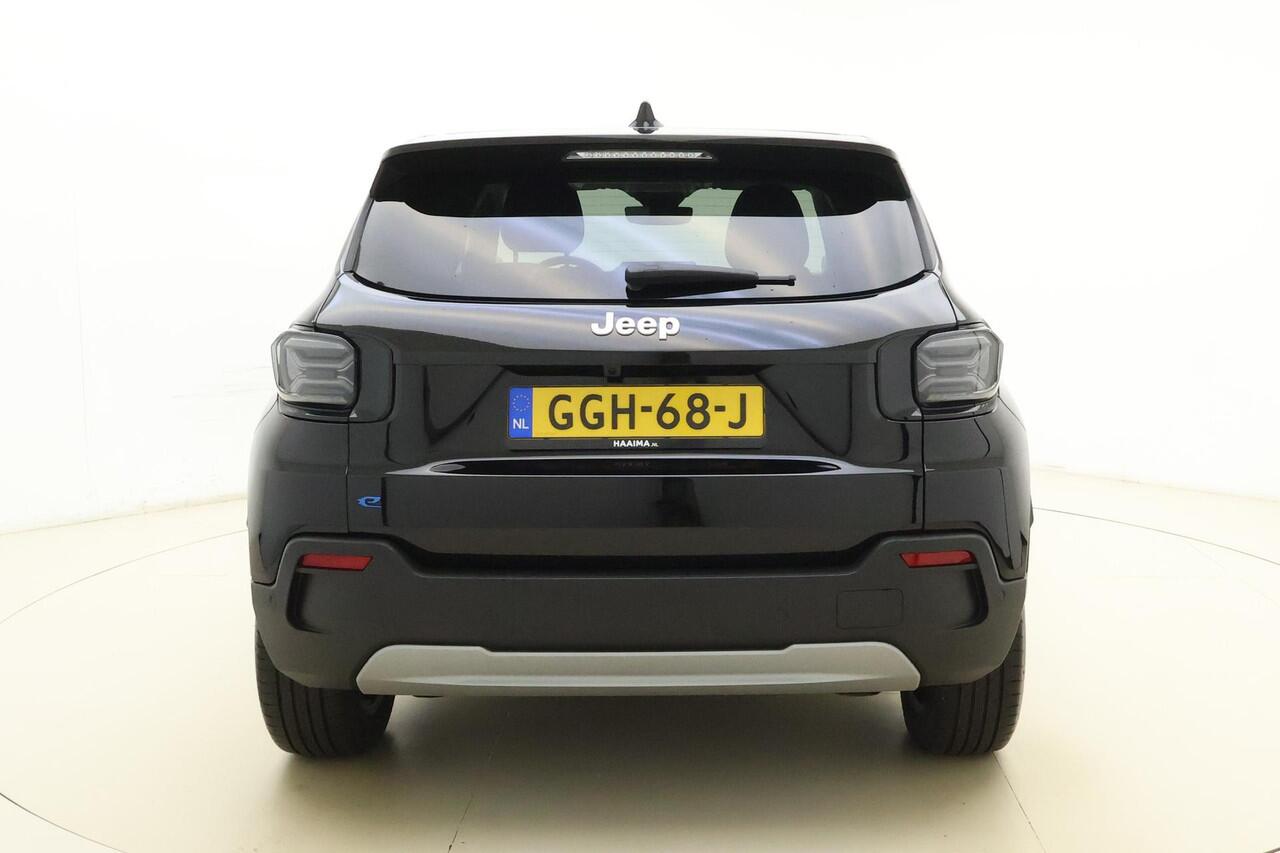 Jeep Avenger Summit 54 kWh | Lederen bekleding | Navigatie | Keyless | Draadloze telefoonlader | Extra getint glas | Stoelverwarming