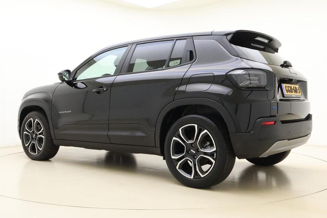 Jeep Avenger Summit 54 kWh | Lederen bekleding | Navigatie | Keyless | Draadloze telefoonlader | Extra getint glas | Stoelverwarming