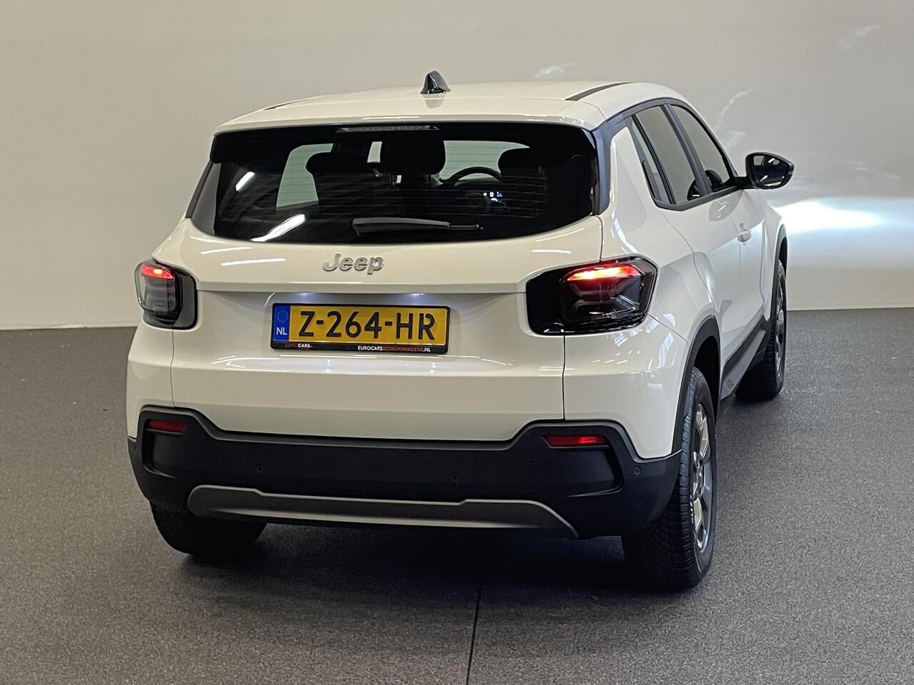 Jeep Avenger Longitude Automaat 54 kWh Navigatie Apple Carplay/Android Auto Climate Control Cruise Control Lichtmetalen Velgen Dab Keyless Parkeer Sensoren