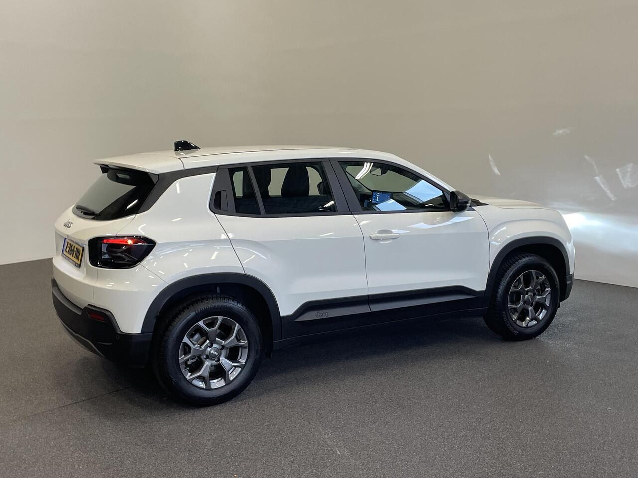 Jeep Avenger Longitude Automaat 54 kWh Navigatie Apple Carplay/Android Auto Climate Control Cruise Control Lichtmetalen Velgen Dab Keyless Parkeer Sensoren