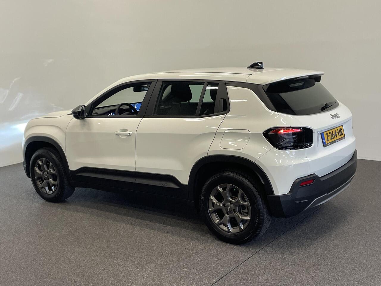 Jeep Avenger Longitude Automaat 54 kWh Navigatie Apple Carplay/Android Auto Climate Control Cruise Control Lichtmetalen Velgen Dab Keyless Parkeer Sensoren