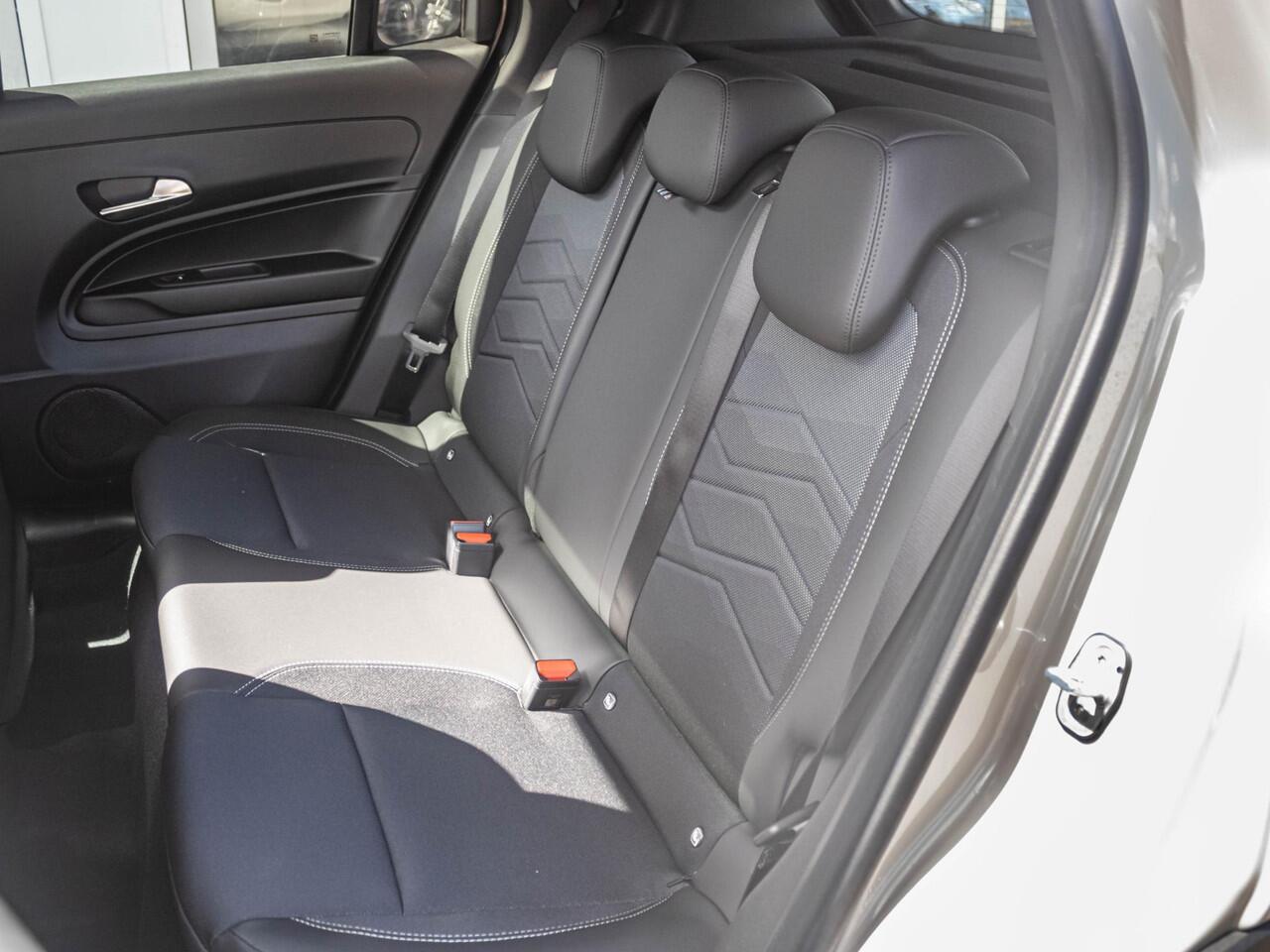 Jeep Avenger Summit 54 kWh | Uit voorraad leverbaar | 17% Bijtelling | Schuif/Kanteldak | Winter Pack | Warmtepomp | Info&Convenience Pack | Full Operational Lease ¤ 599,-