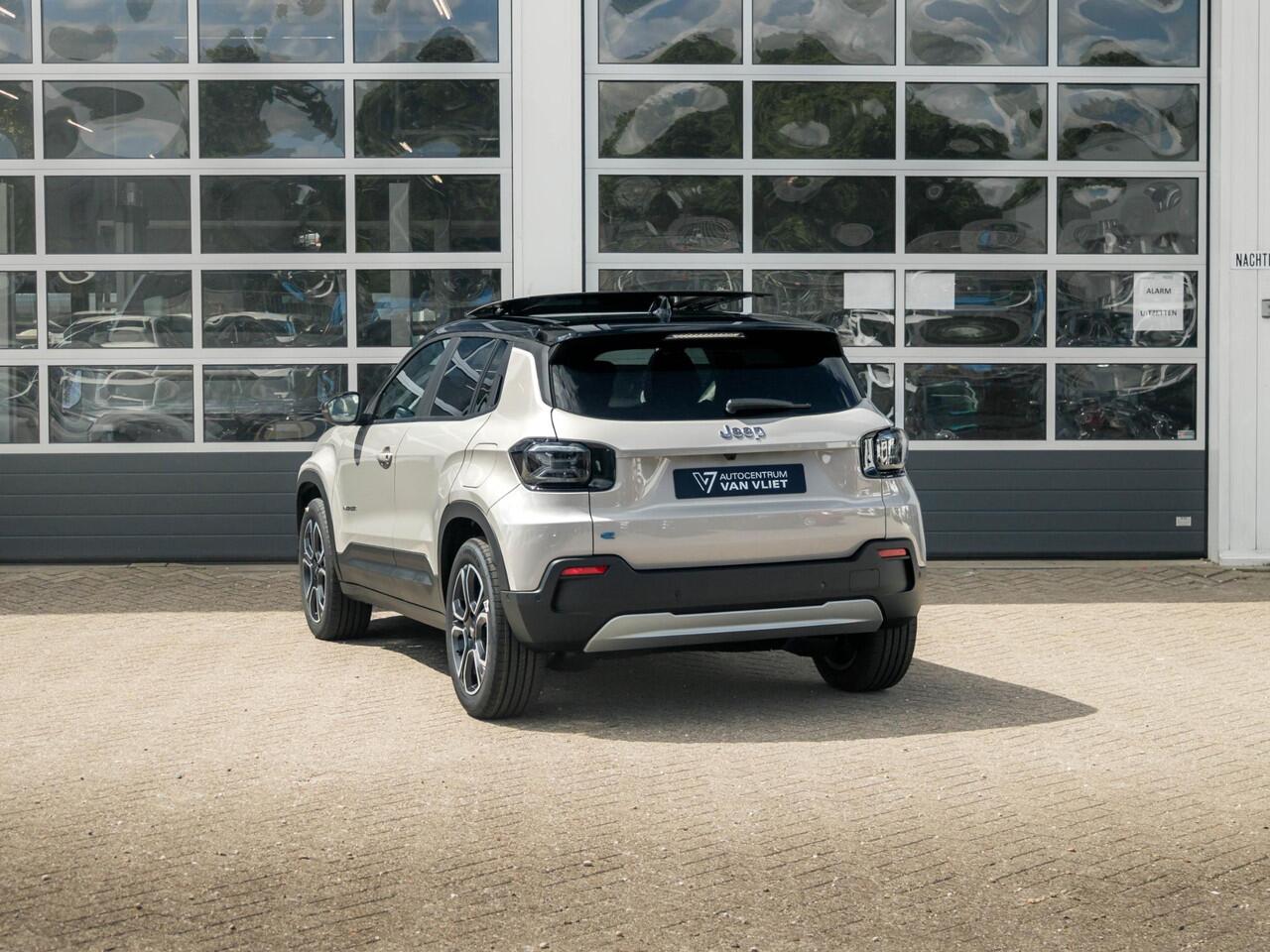 Jeep Avenger Summit 54 kWh | Uit voorraad leverbaar | 17% Bijtelling | Schuif/Kanteldak | Winter Pack | Warmtepomp | Info&Convenience Pack | Full Operational Lease ¤ 599,-
