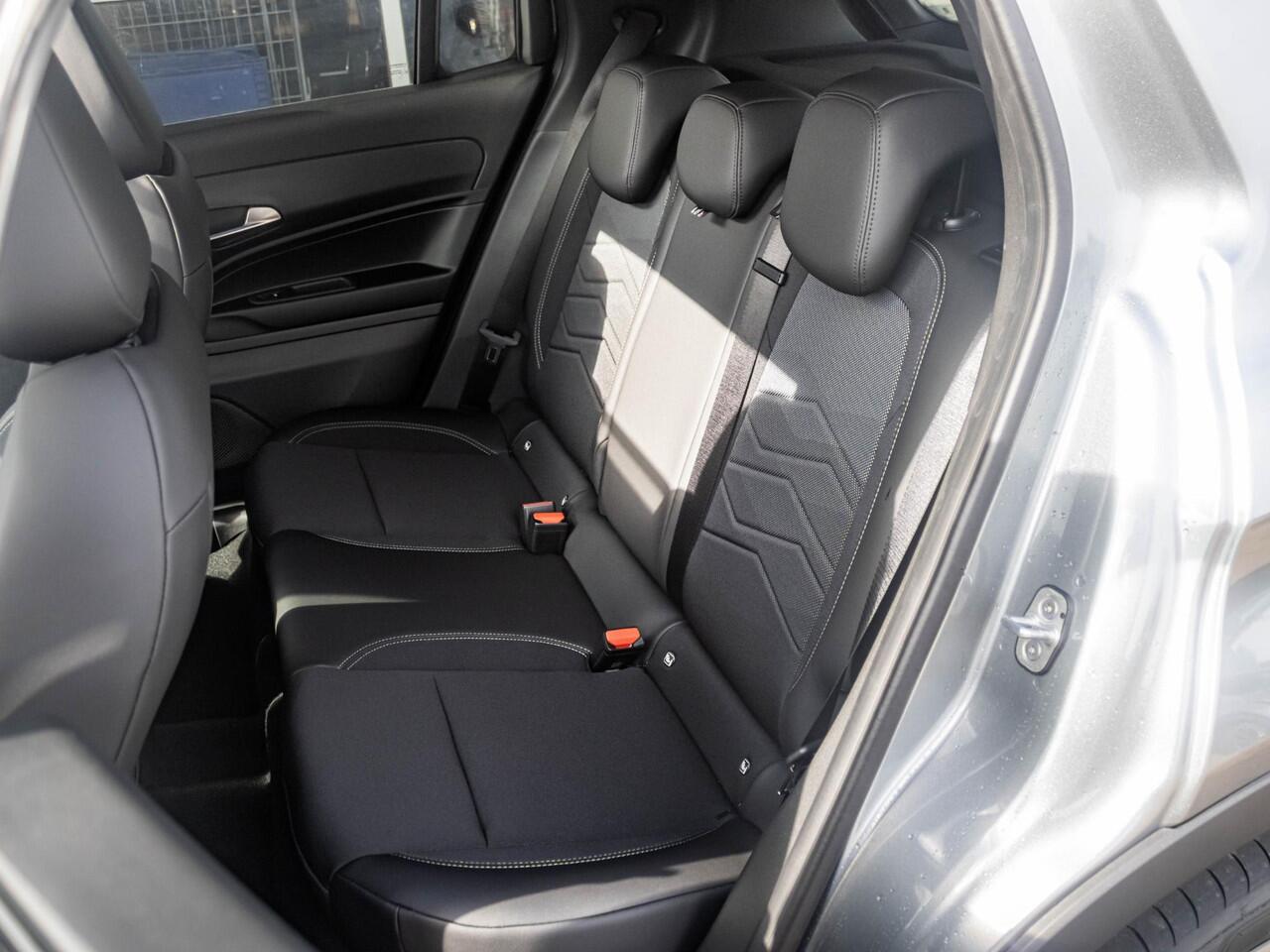 Jeep Avenger 1.2 e-Hybrid Summit | Winter Pack | Schuif/Kanteldak | Infotaiment&Convenience Pack | Bicolore