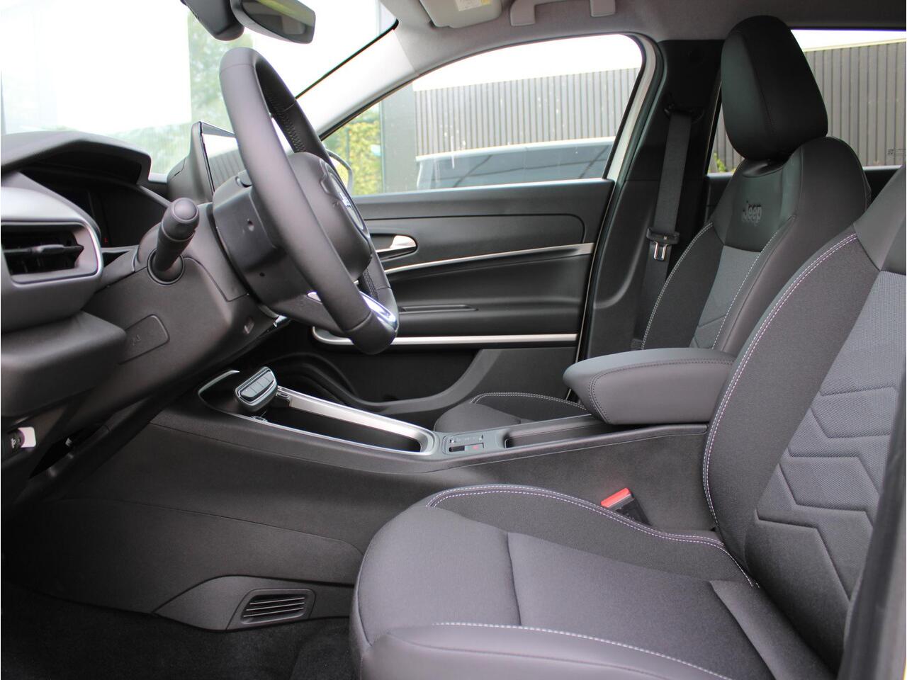 Jeep Avenger Summit 54 kWh VOORRAAD KORTING GRATIS WALLBOX