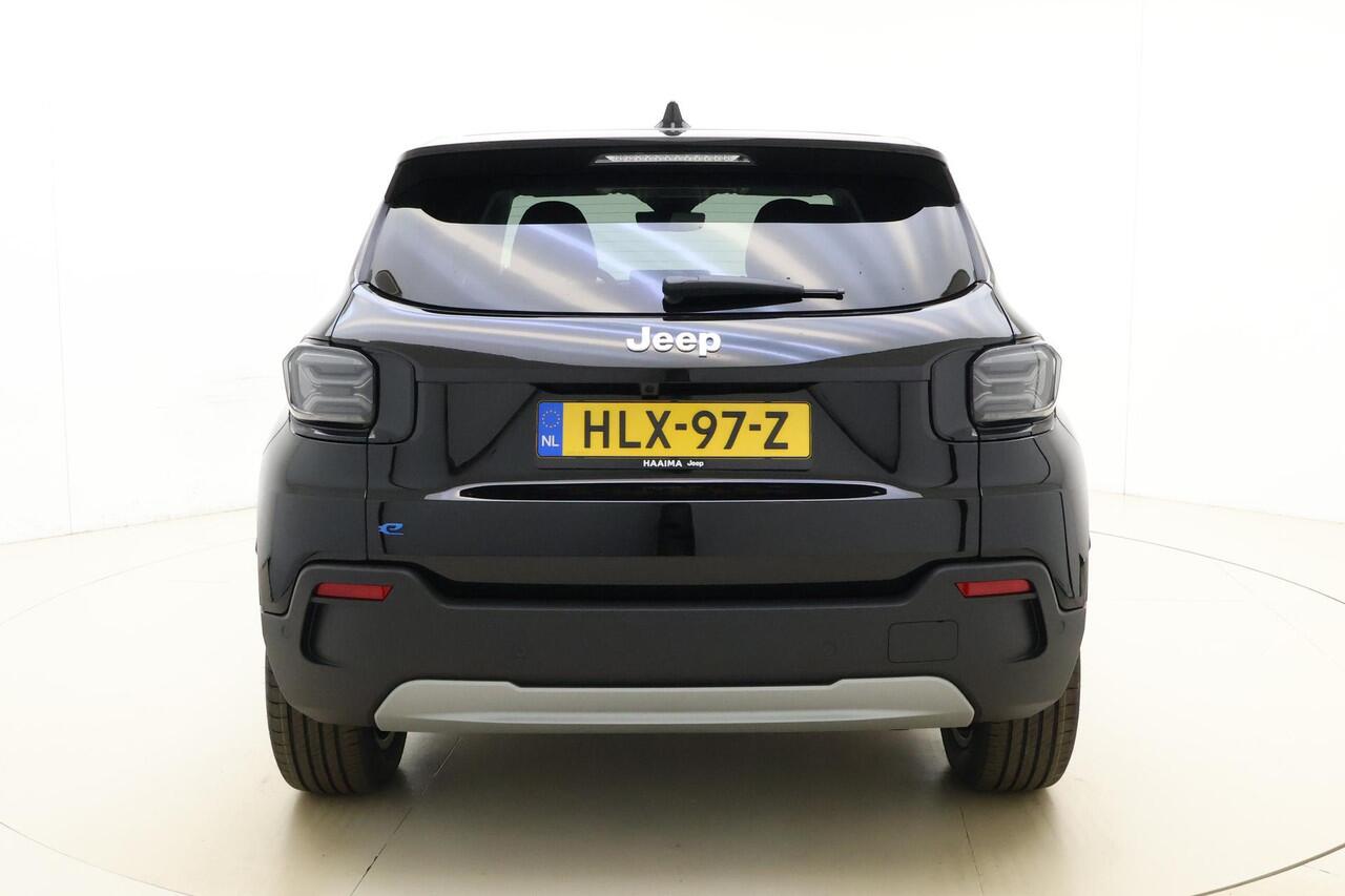 Jeep Avenger Summit 54 kWh | Navigatie | LED projector koplampen | Elektrische achterklep | 18'' lichtmetalen velgen | Camera | Stoelverwarming | Snel leverbaar!