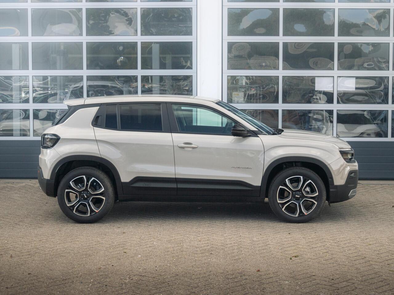 Jeep Avenger 1.2 e-Hybrid Summit | Winter Pack | Infotaiment & Convenience Pack