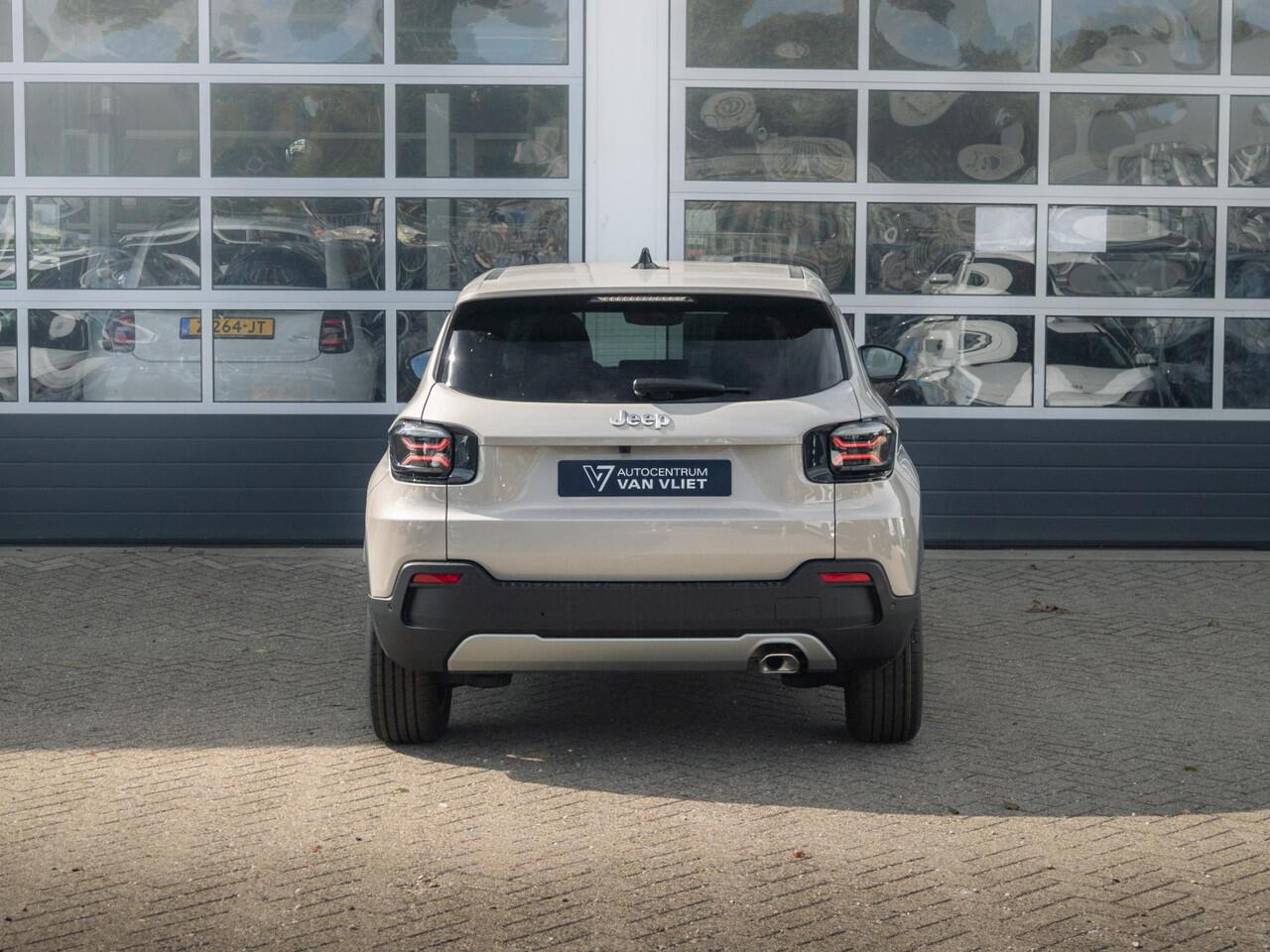 Jeep Avenger 1.2 e-Hybrid Summit | Winter Pack | Infotaiment & Convenience Pack