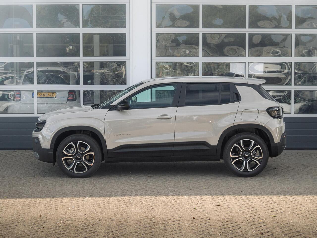 Jeep Avenger 1.2 e-Hybrid Summit | Winter Pack | Infotaiment & Convenience Pack