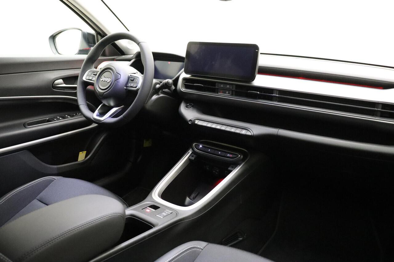 Jeep Avenger 1.2 e-Hybrid Summit | DEMO | LED Projector koplampen | Navigatie | Camera | Sfeerverlichting | 18'' lichtmetalen velgen | JBL Audio | Getint glas | Keyless